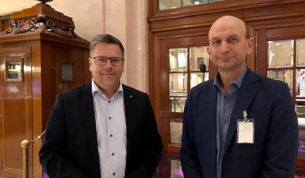 Mattias Jonsson (S) och Stefan Östlund, styelseledamot ledamot i Branschföreningen Svensk Torv